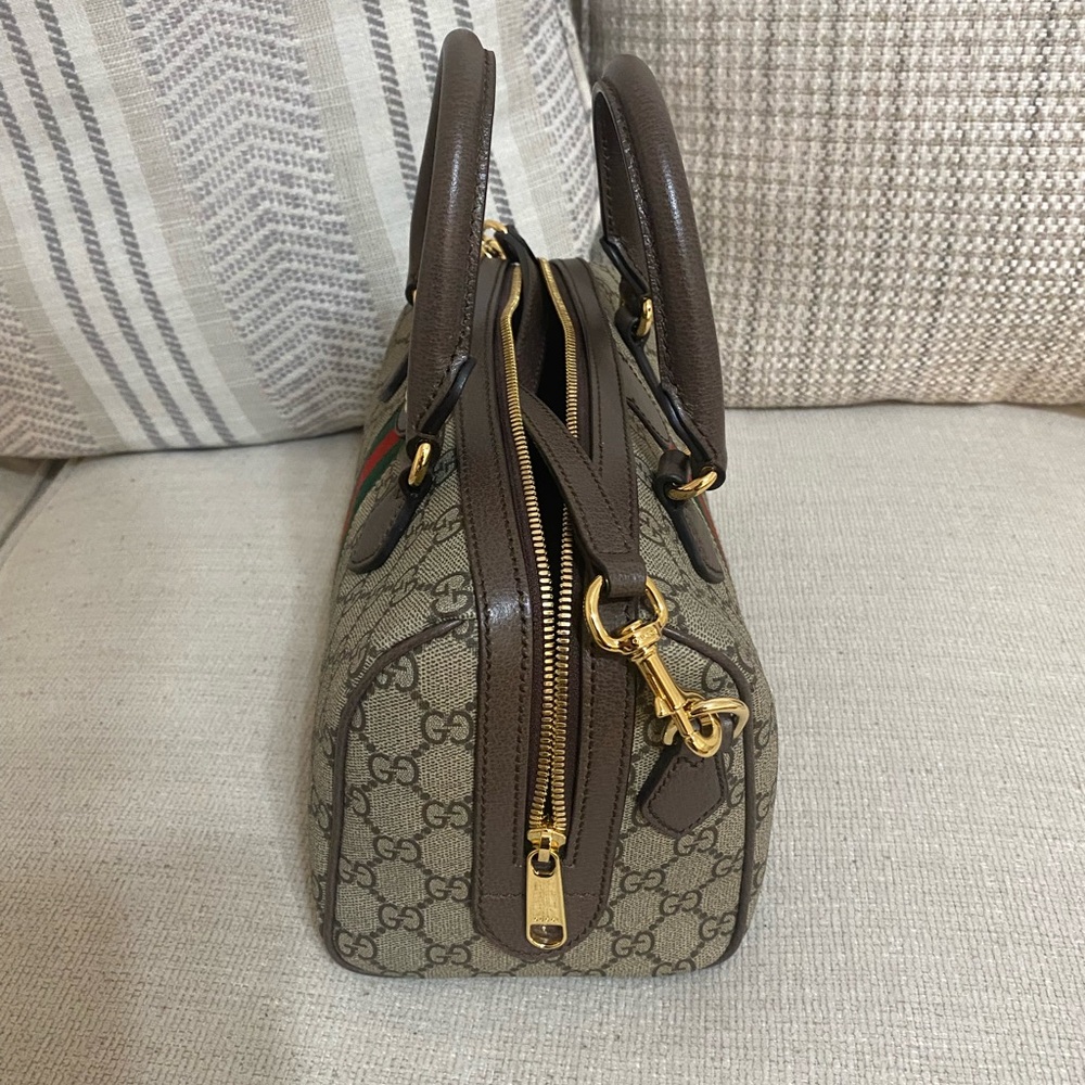 Gucci satchel. In great condition - Picture 2 of 5